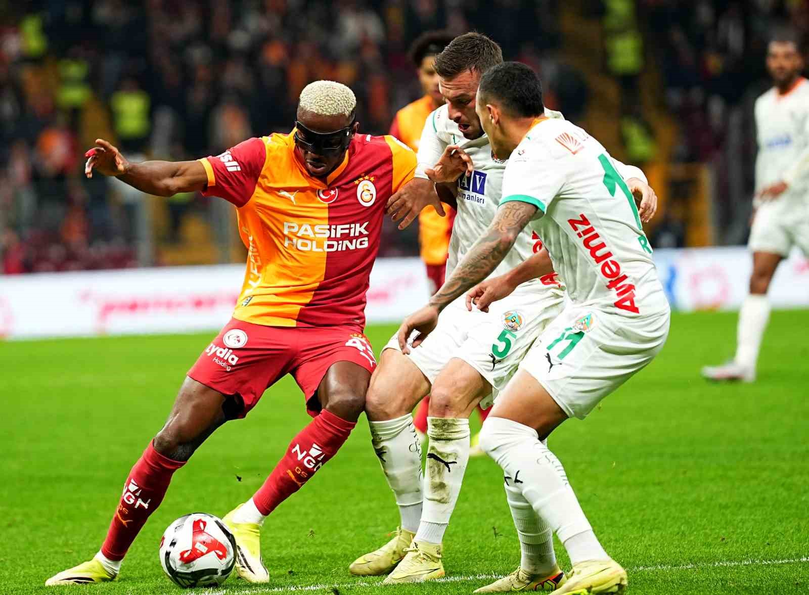 trendyol super lig galatasaray 1 corendon alanyaspor 0 ilk yari 18 3gLHHHJK