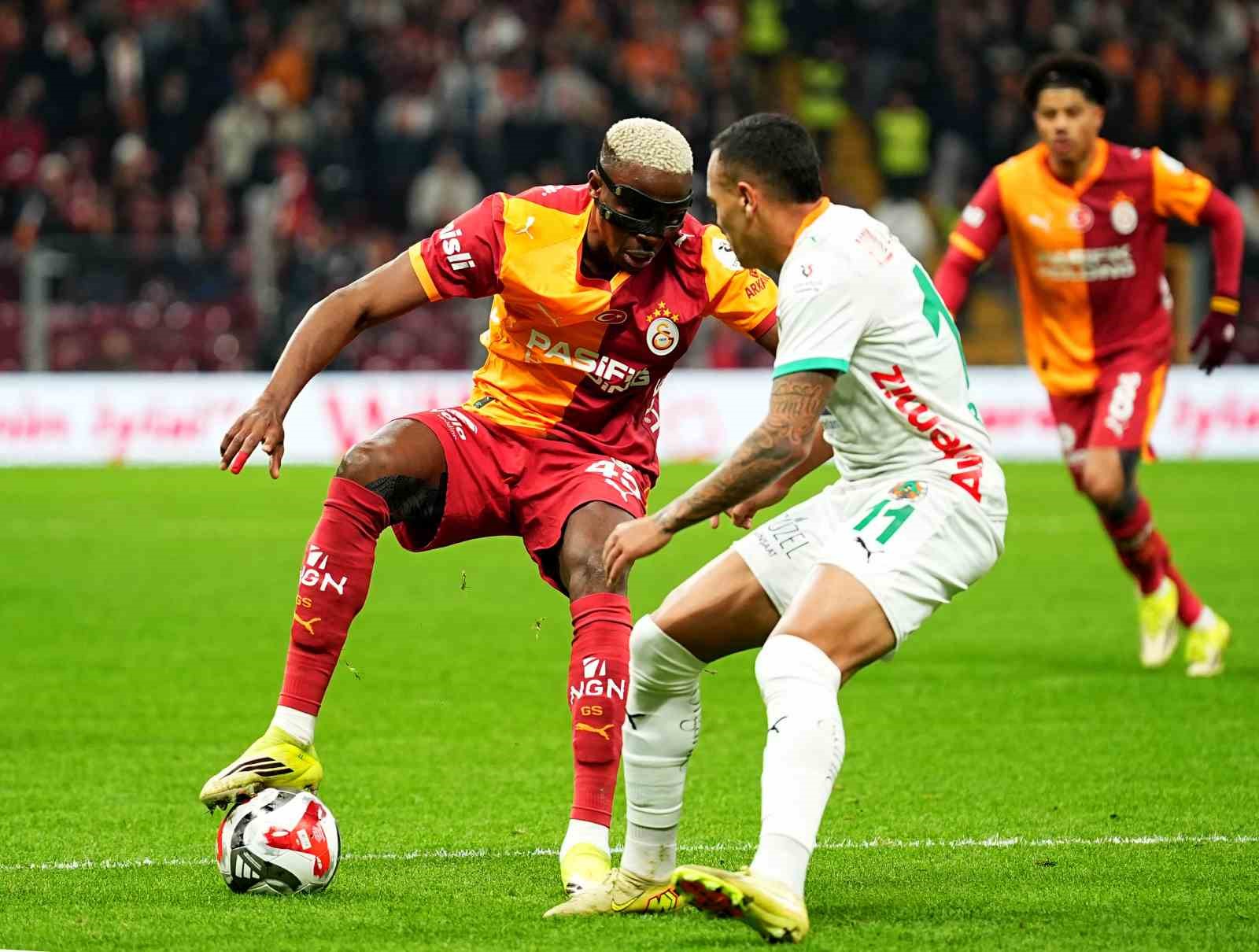 trendyol super lig galatasaray 1 corendon alanyaspor 0 ilk yari 19 YSKNIfFD