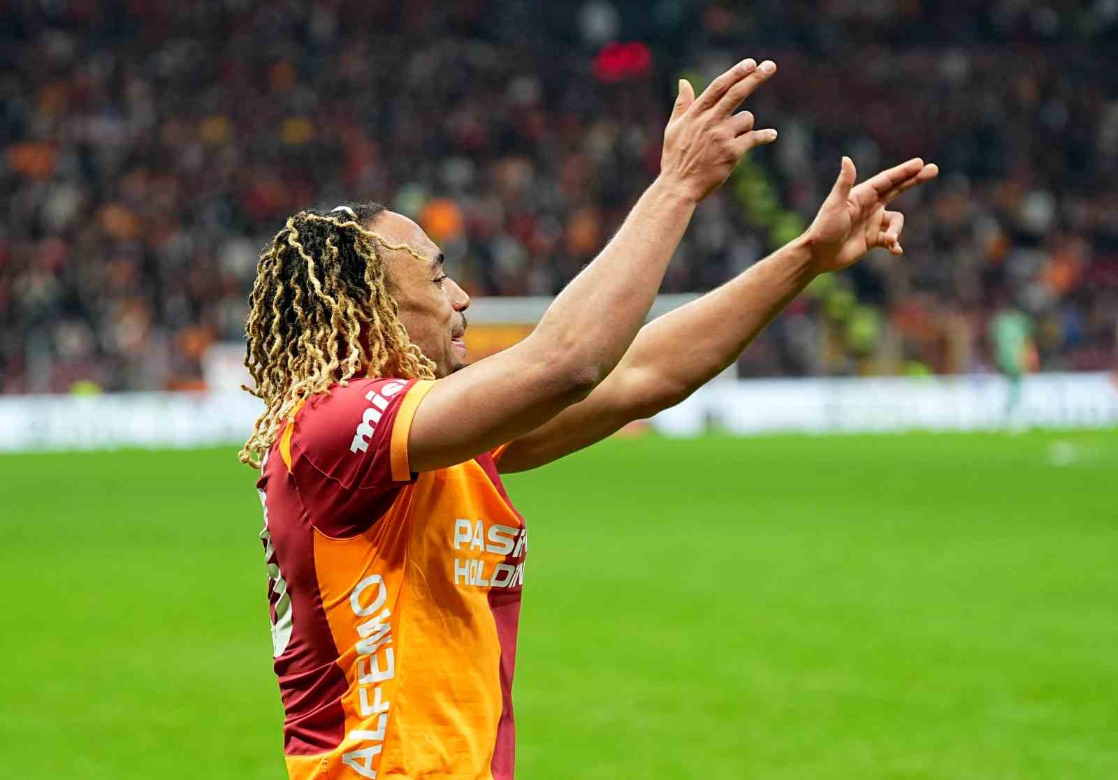trendyol super lig galatasaray 1 corendon alanyaspor 0 ilk yari 25 W3AT6SPF