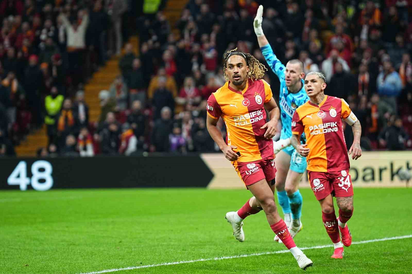 trendyol super lig galatasaray 1 corendon alanyaspor 0 ilk yari 4 JhLmPa9A