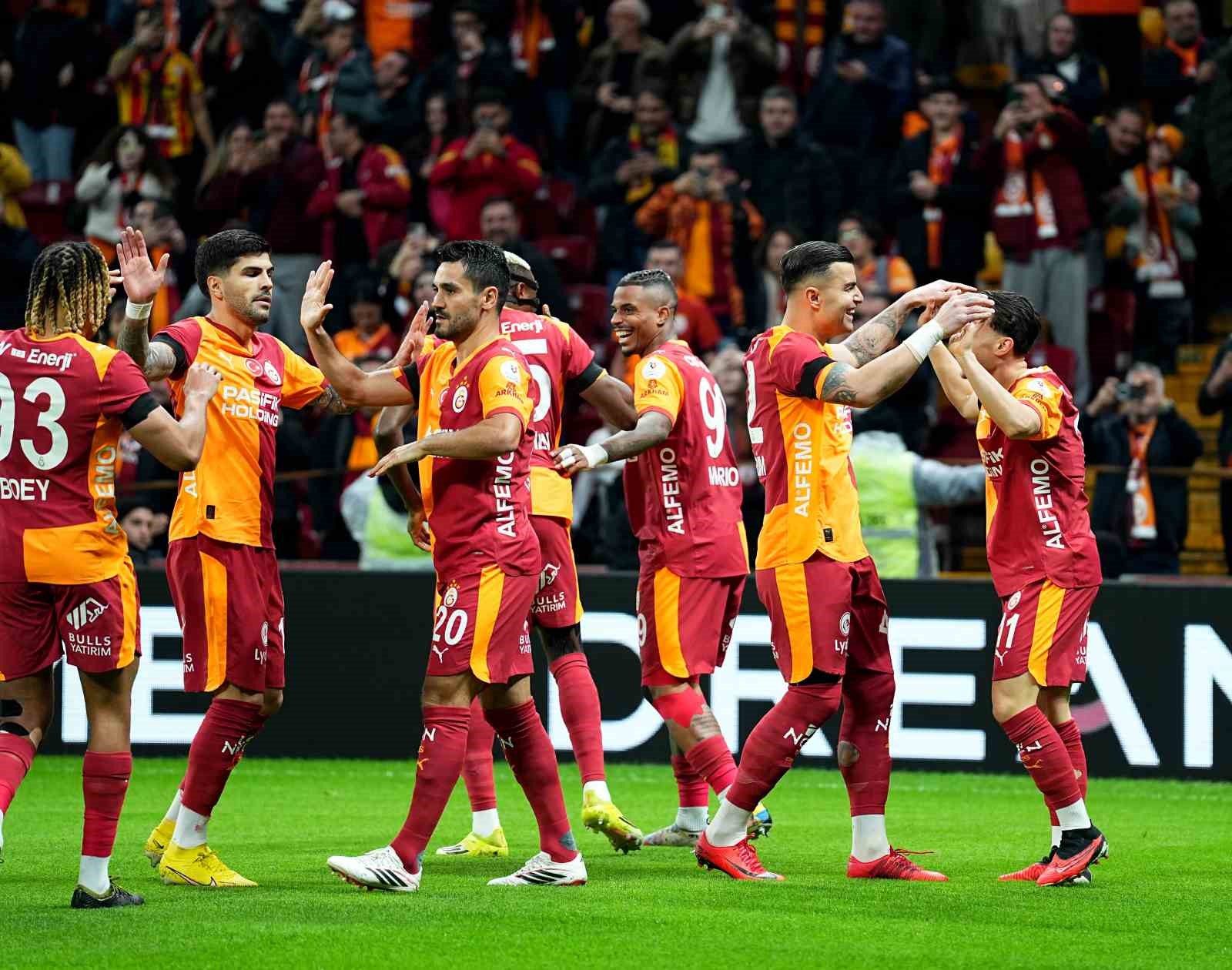 trendyol super lig galatasaray 1 eyupspor 0 mac devam ediyor 18 XDijAaS9