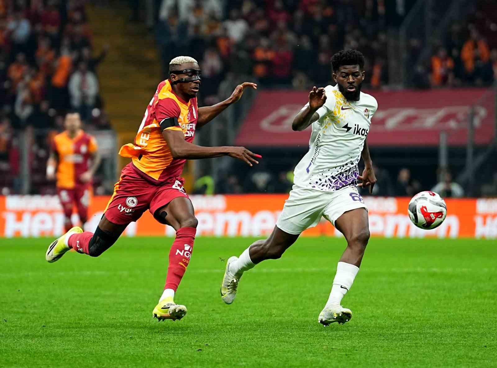 trendyol super lig galatasaray 1 eyupspor 0 mac devam ediyor 27 F1NKwvBK