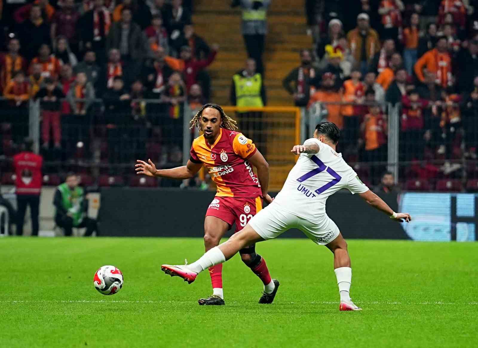 trendyol super lig galatasaray 1 eyupspor 0 mac devam ediyor 32 HZJKuilb