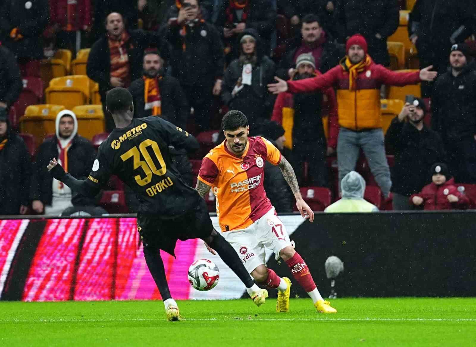 trendyol super lig galatasaray 1 kayserispor 0 mac devam ediyor 14 tYkM6gTS