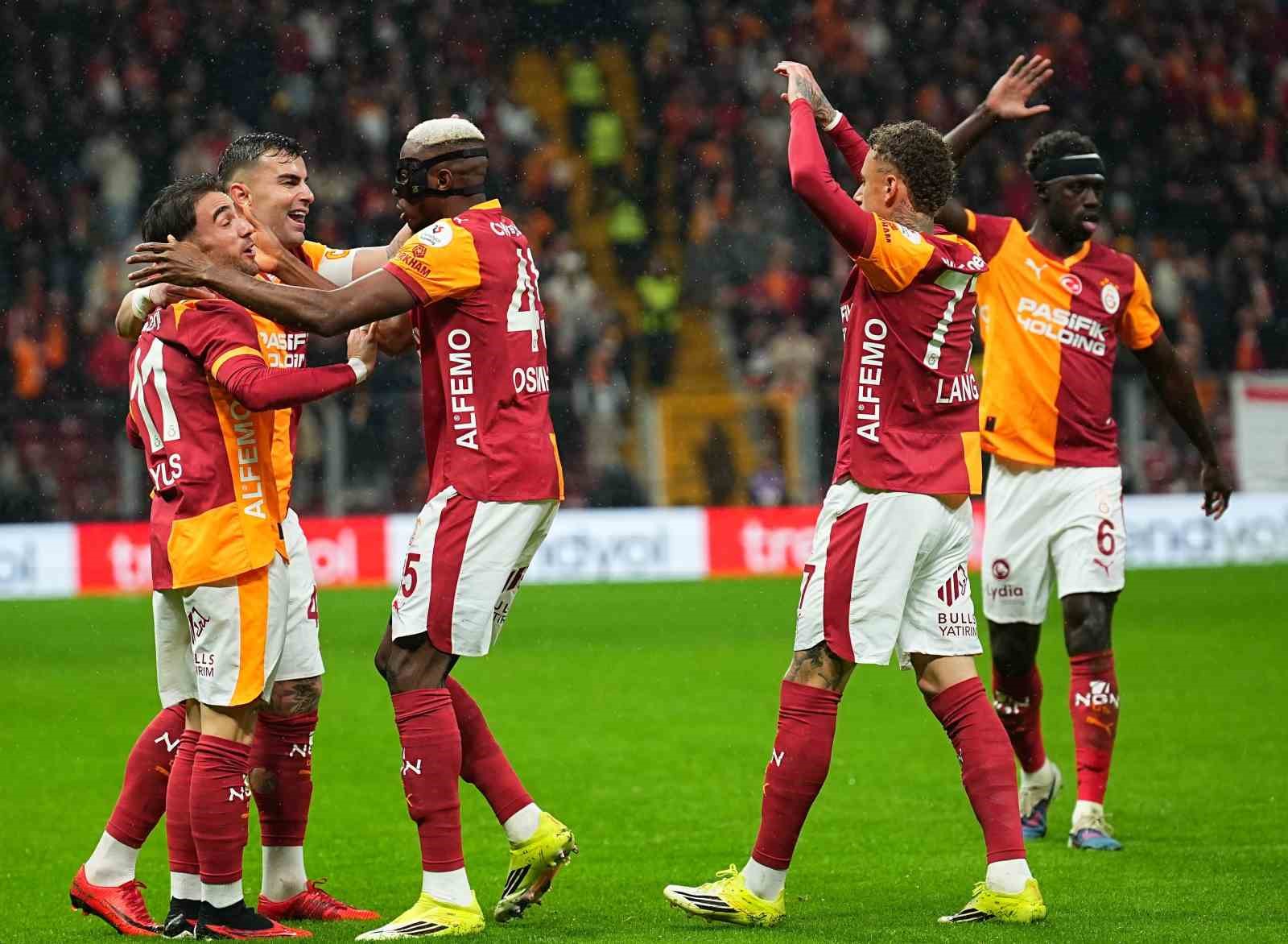 trendyol super lig galatasaray 1 kayserispor 0 mac devam ediyor 18 facsD7VW