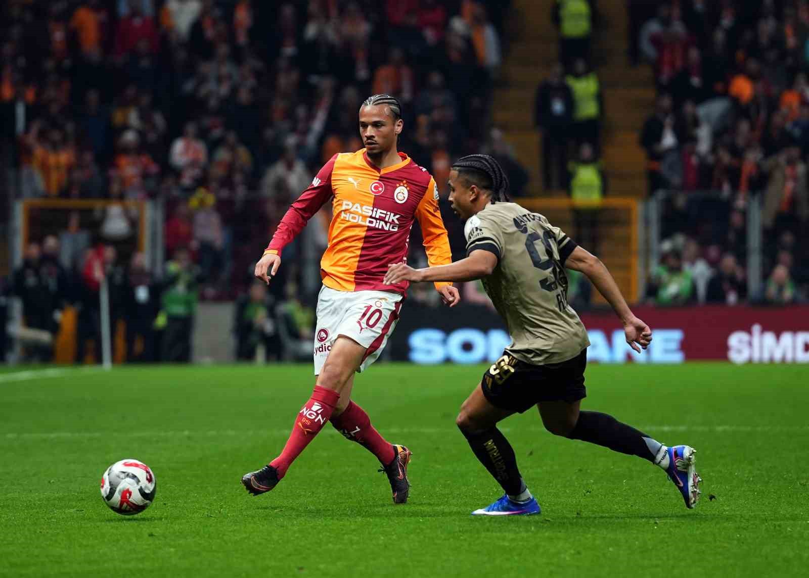 Trendyol Süper Lig: Galatasaray: 1 - Kocaelispor: 0 (İlk yarı) 5 trendyol super lig galatasaray 1 kocaelispor 0 ilk yari 1 qZ16fYXk