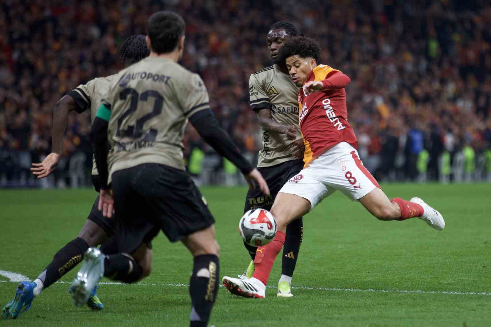 Trendyol Süper Lig: Galatasaray: 1 - Kocaelispor: 0 (İlk yarı) 25 trendyol super lig galatasaray 1 kocaelispor 0 ilk yari 21 Fr3P4A2X
