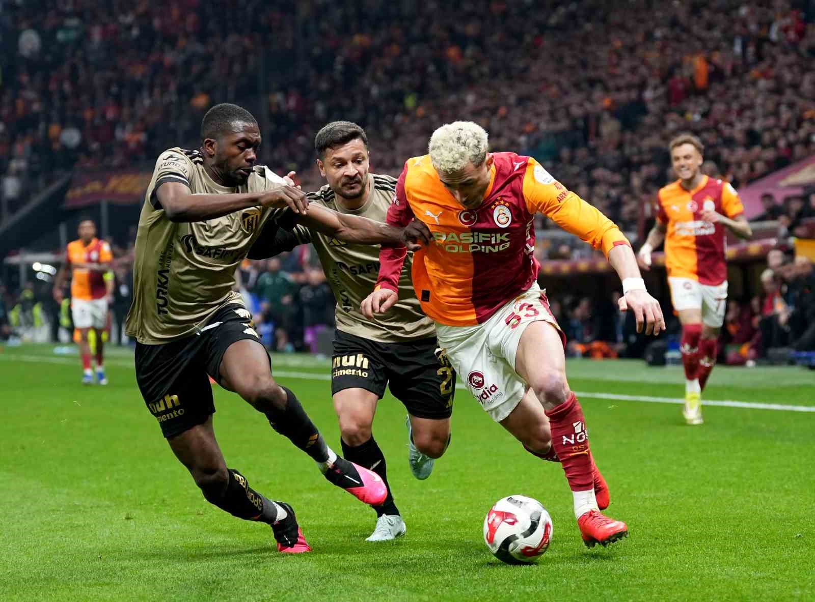 Trendyol Süper Lig: Galatasaray: 1 - Kocaelispor: 1 (Maç sonucu) 19 trendyol super lig galatasaray 1 kocaelispor 1 mac sonucu 15 32EMfZJW
