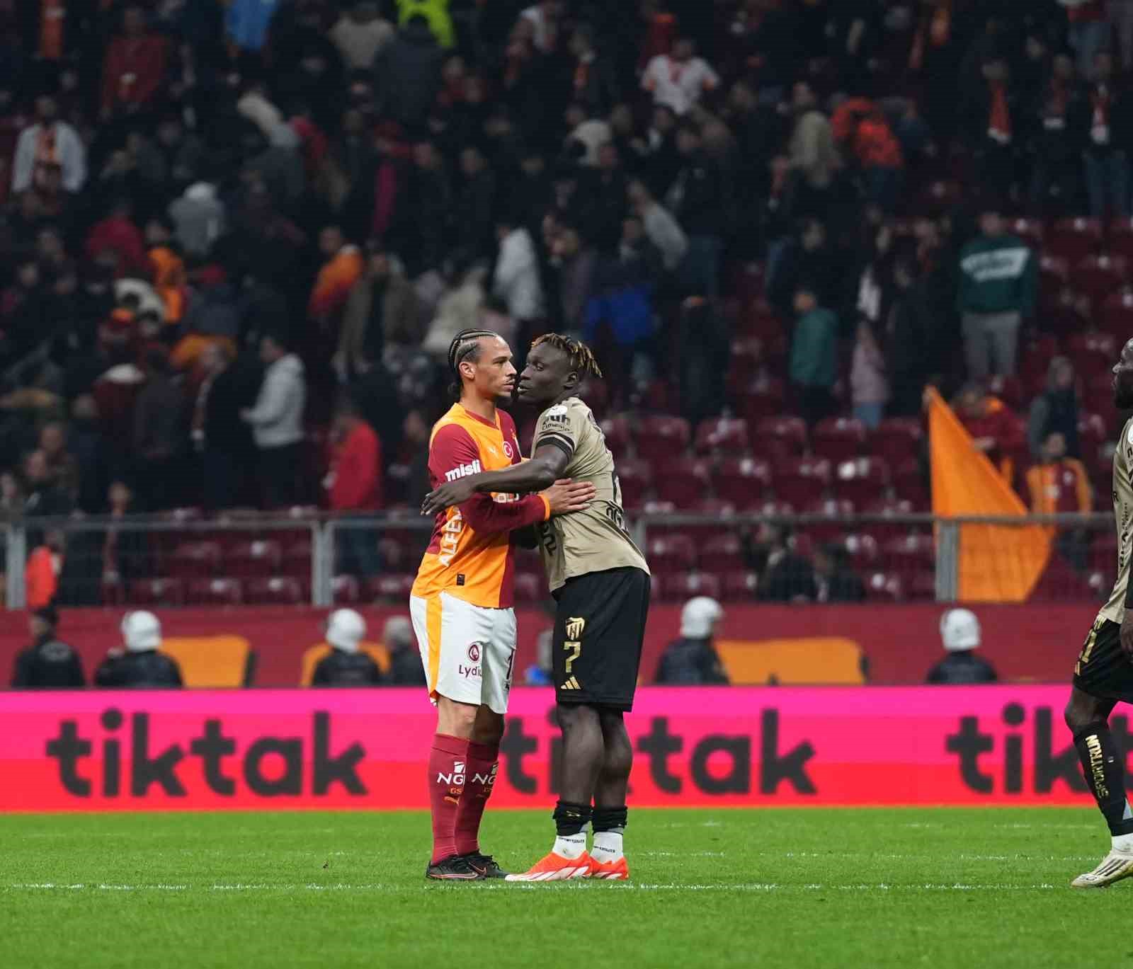 Trendyol Süper Lig: Galatasaray: 1 - Kocaelispor: 1 (Maç sonucu) 6 trendyol super lig galatasaray 1 kocaelispor 1 mac sonucu 2 ipgA52YS