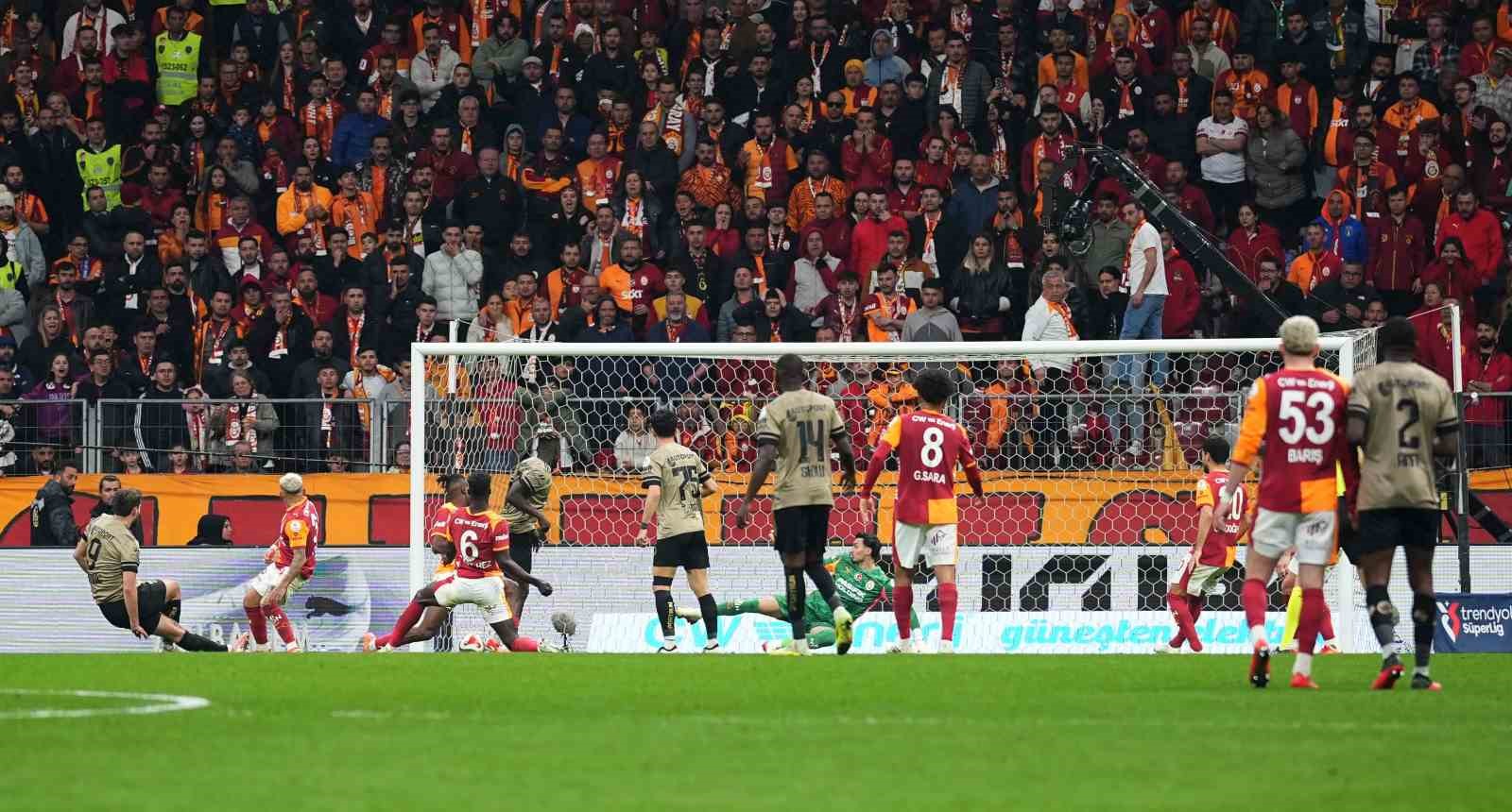 Trendyol Süper Lig: Galatasaray: 1 - Kocaelispor: 1 (Maç sonucu) 24 trendyol super lig galatasaray 1 kocaelispor 1 mac sonucu 20 Ls1ASc6d