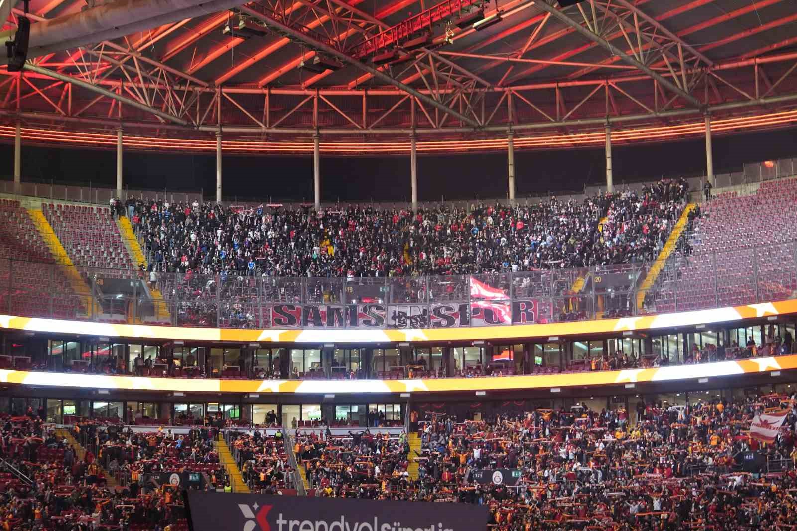 trendyol super lig galatasaray 1 samsunspor 0 mac devam ediyor 1 CD3JtyeB