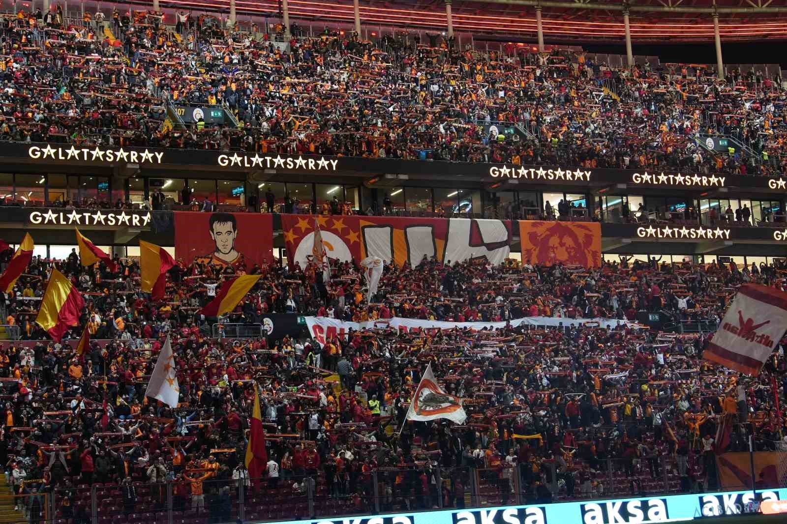 trendyol super lig galatasaray 1 samsunspor 0 mac devam ediyor 2 qB6GG3DO