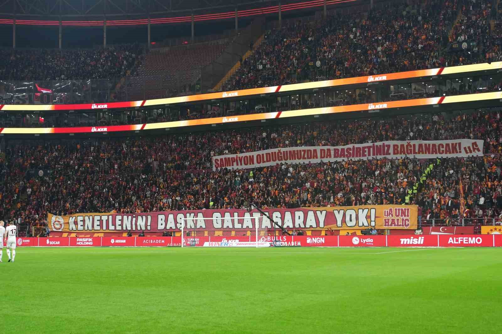 trendyol super lig galatasaray 1 samsunspor 0 mac devam ediyor 24 jjuJl4CT