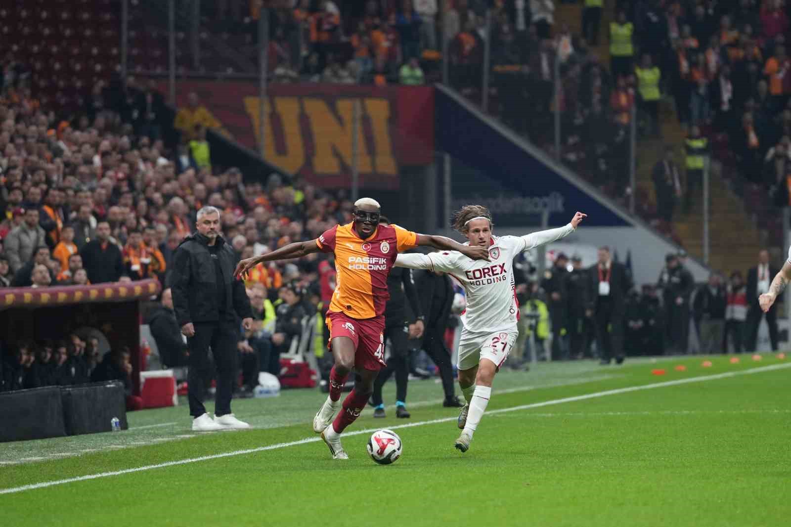 trendyol super lig galatasaray 1 samsunspor 0 mac devam ediyor 28 fN9Xvzn7