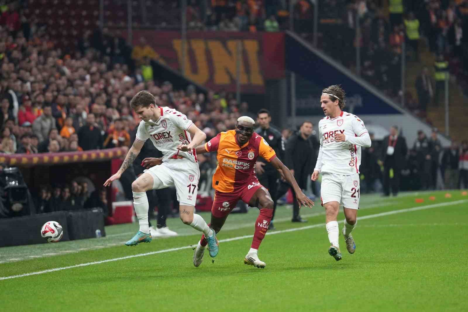 trendyol super lig galatasaray 1 samsunspor 0 mac devam ediyor 29 3Um8dh1p