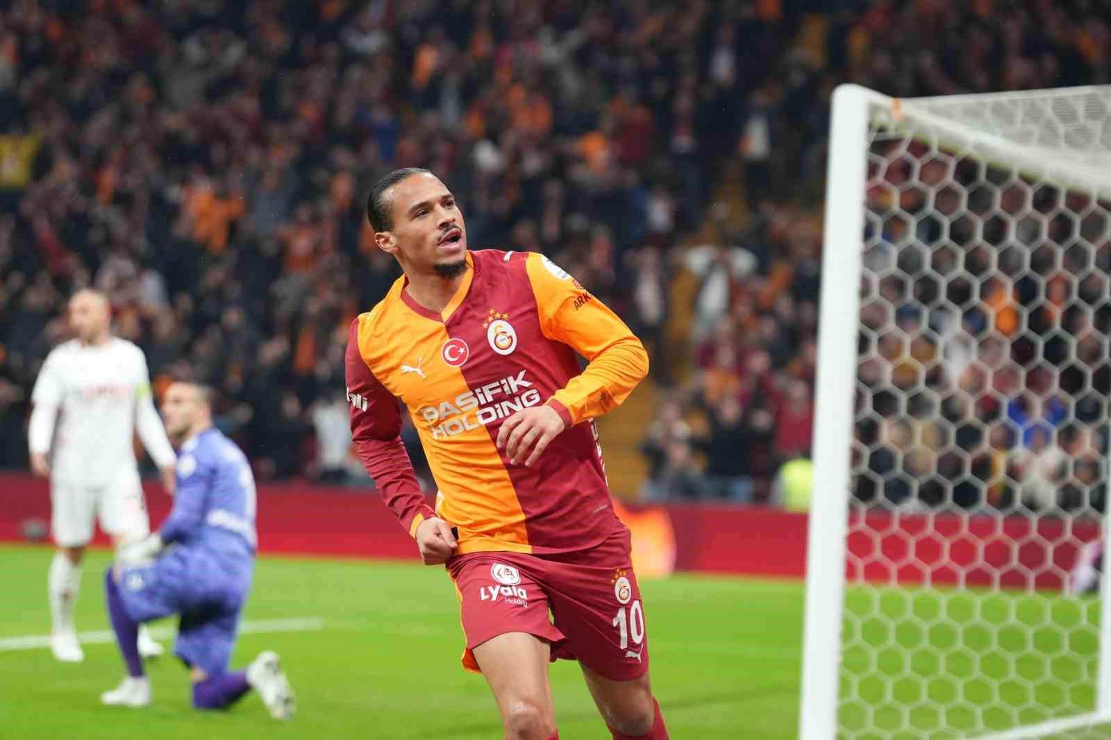 trendyol super lig galatasaray 1 samsunspor 0 mac devam ediyor 33 UHLmK9V5