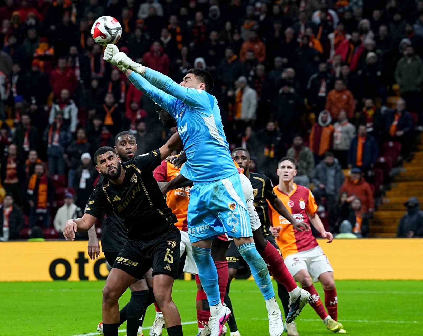 Trendyol Süper Lig: Galatasaray: 2 - Kayserispor: 0 (İlk yarı) 18 trendyol super lig galatasaray 2 kayserispor 0 ilk yari 14