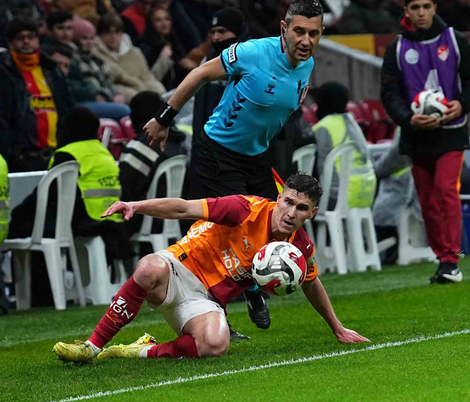 Trendyol Süper Lig: Galatasaray: 2 - Kayserispor: 0 (İlk yarı) 19 trendyol super lig galatasaray 2 kayserispor 0 ilk yari 15 wwqfnzjq