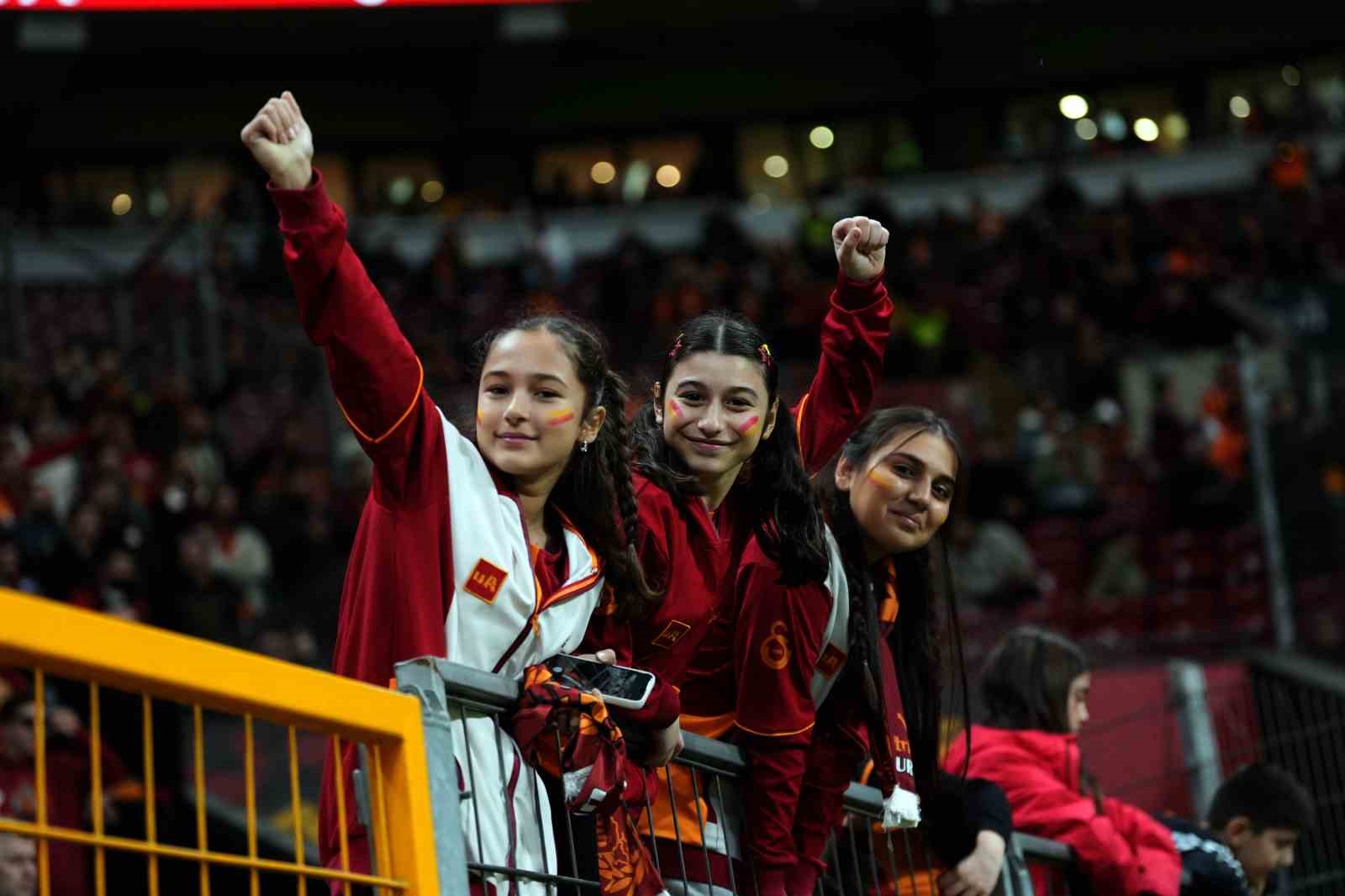 Trendyol Süper Lig: Galatasaray: 2 - Samsunspor: 0 (İlk yarı) 26 trendyol super lig galatasaray 2 samsunspor 0 ilk yari 22 JSbw9rCb