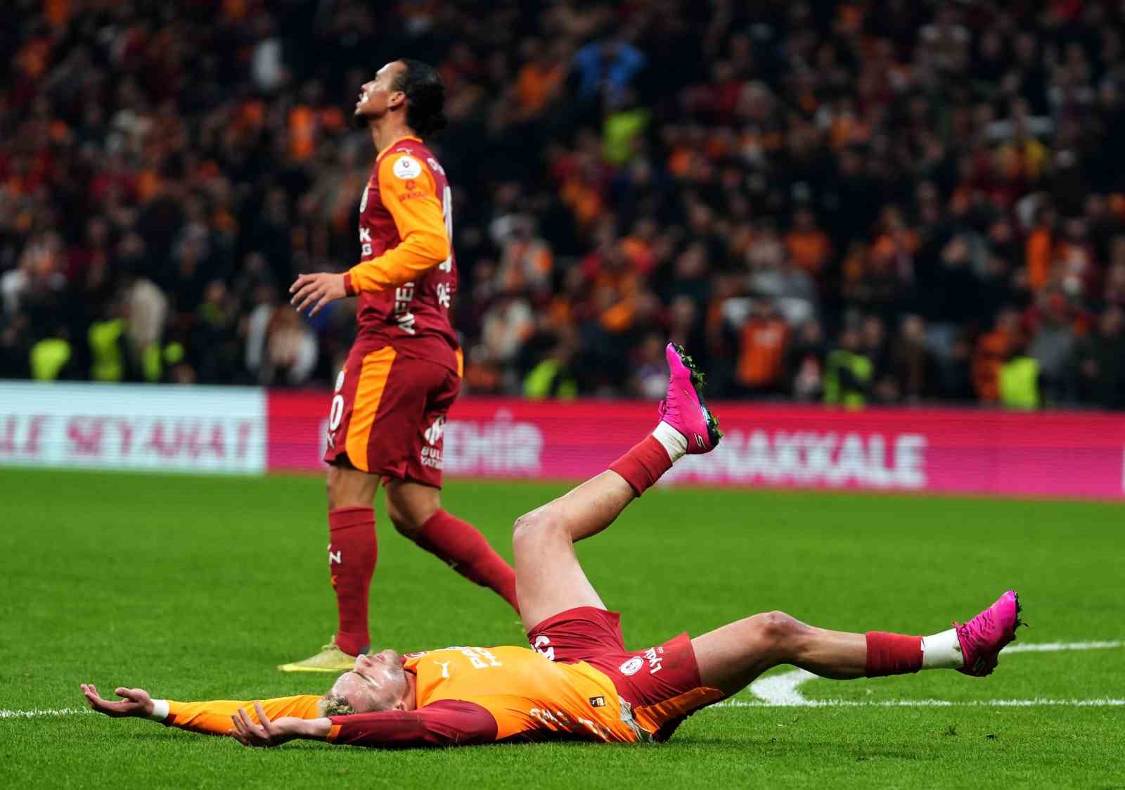 Trendyol Süper Lig: Galatasaray: 2 - Samsunspor: 0 (İlk yarı) 37 trendyol super lig galatasaray 2 samsunspor 0 ilk yari 33 KThzFYjS