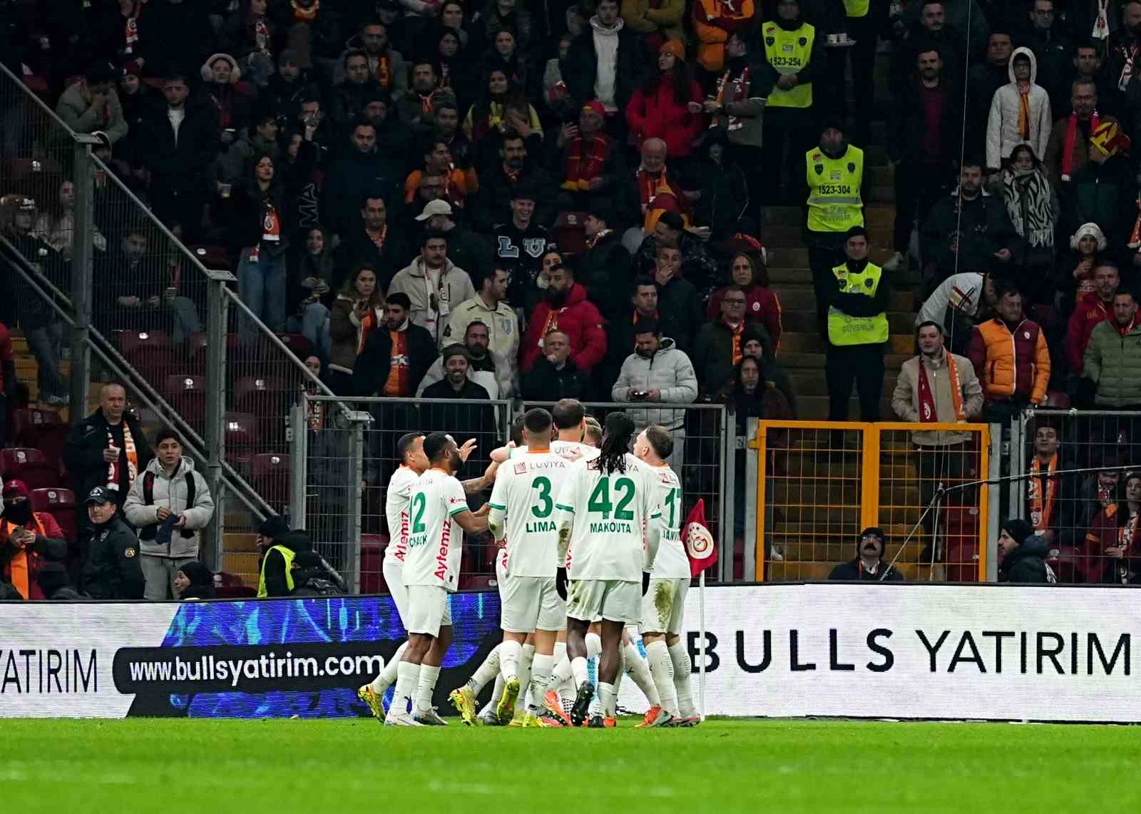 trendyol super lig galatasaray 3 corendon alanyaspor 1 mac sonucu 3 fJ4TYsvZ