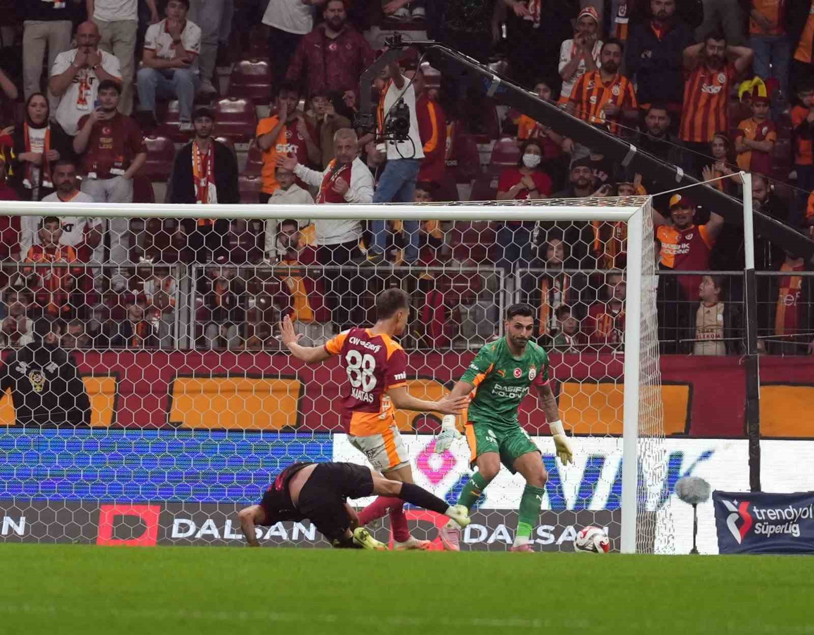 trendyol super lig galatasaray 3 genclerbirligi 2 mac sonucu 49 2WDp5fKE