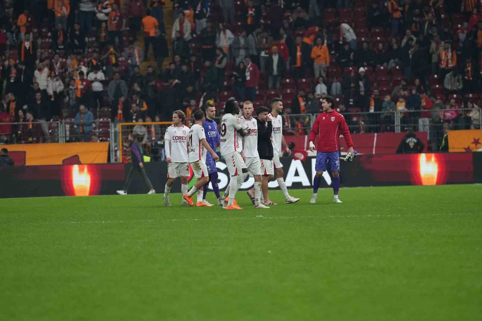 trendyol super lig galatasaray 3 samsunspor 2 mac sonucu 54 WdPlVyZ9