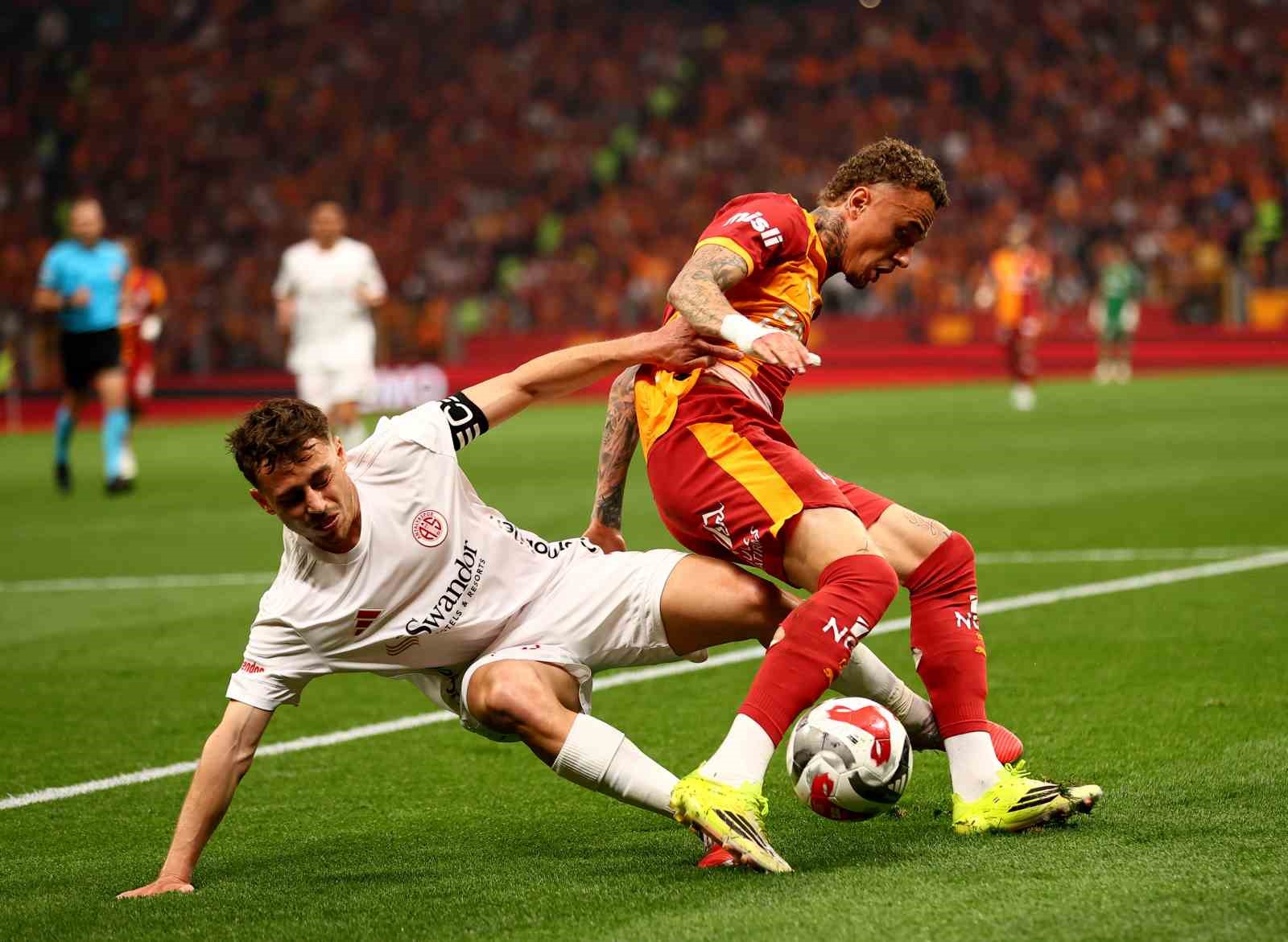trendyol super lig galatasaray 4 antalyaspor 2 mac sonucu 10 MkleVD7B