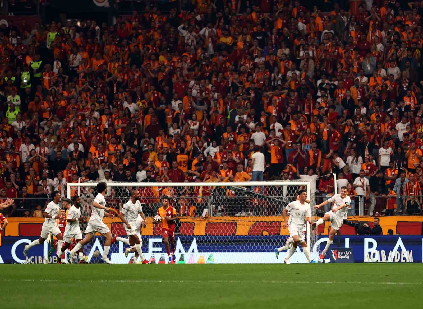 trendyol super lig galatasaray 4 antalyaspor 2 mac sonucu 12 aN6w1a7m