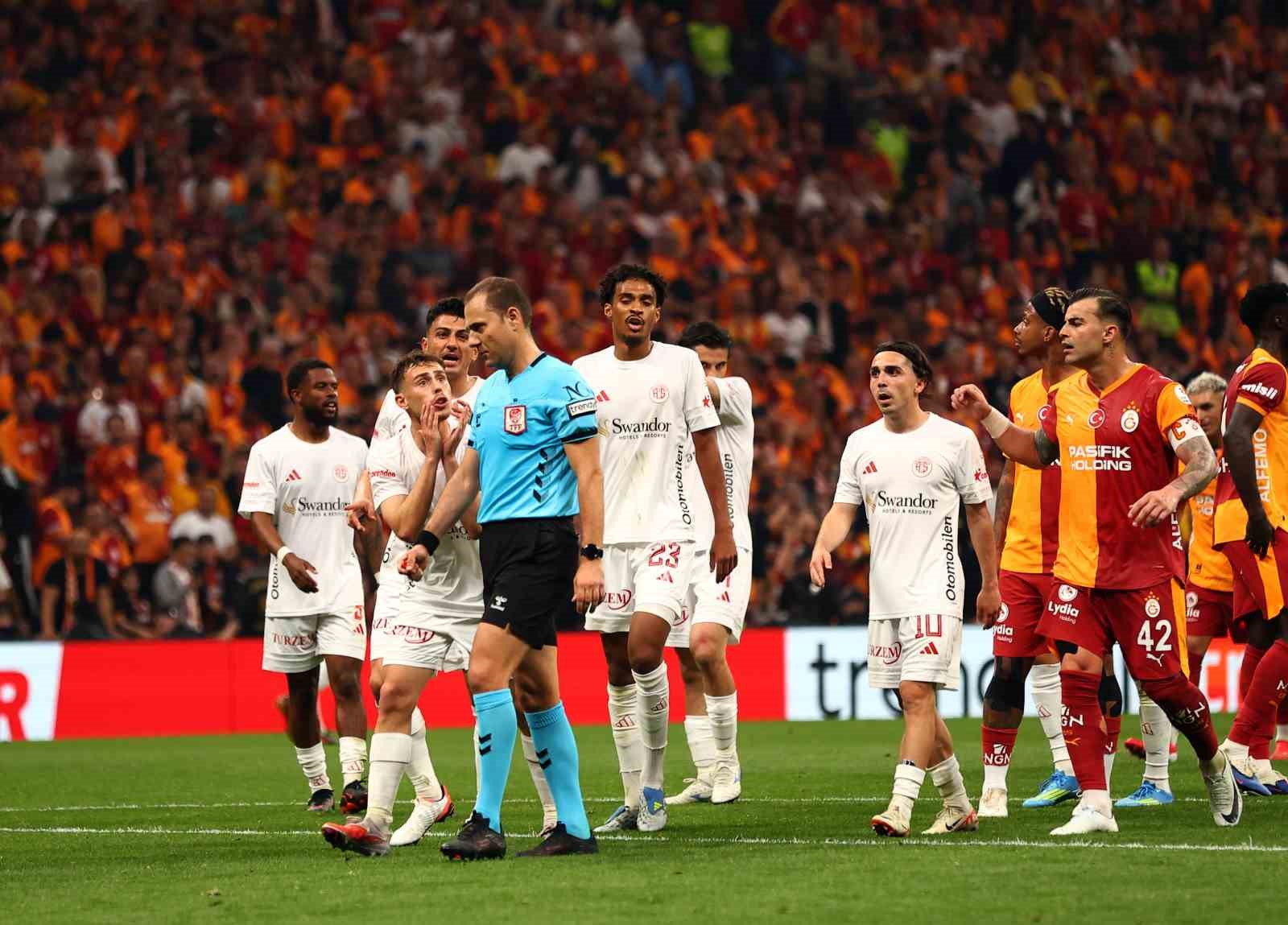 trendyol super lig galatasaray 4 antalyaspor 2 mac sonucu 17
