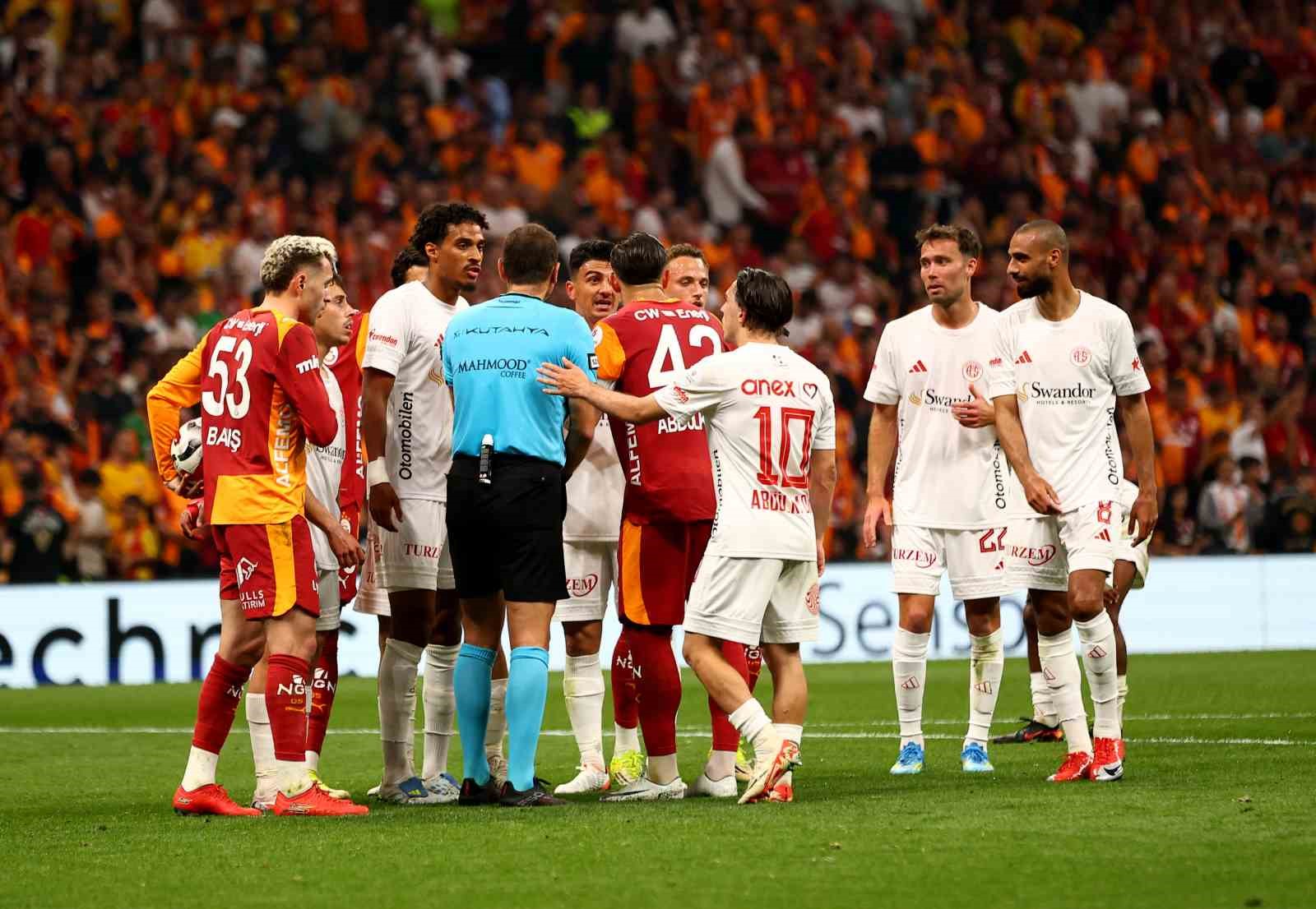 trendyol super lig galatasaray 4 antalyaspor 2 mac sonucu 18