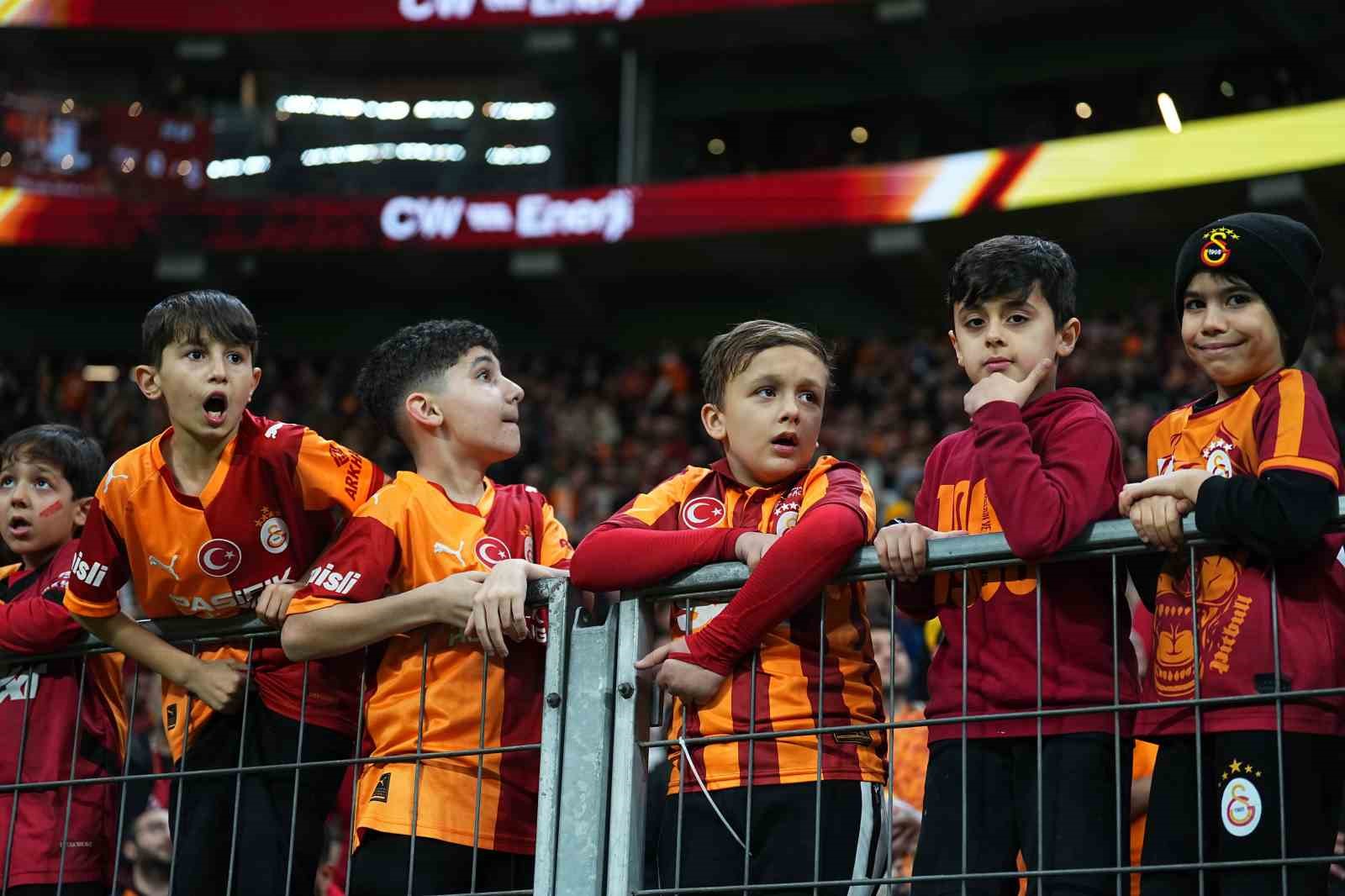 trendyol super lig galatasaray 5 eyupspor 1 mac sonucu 27 cS2msZyg