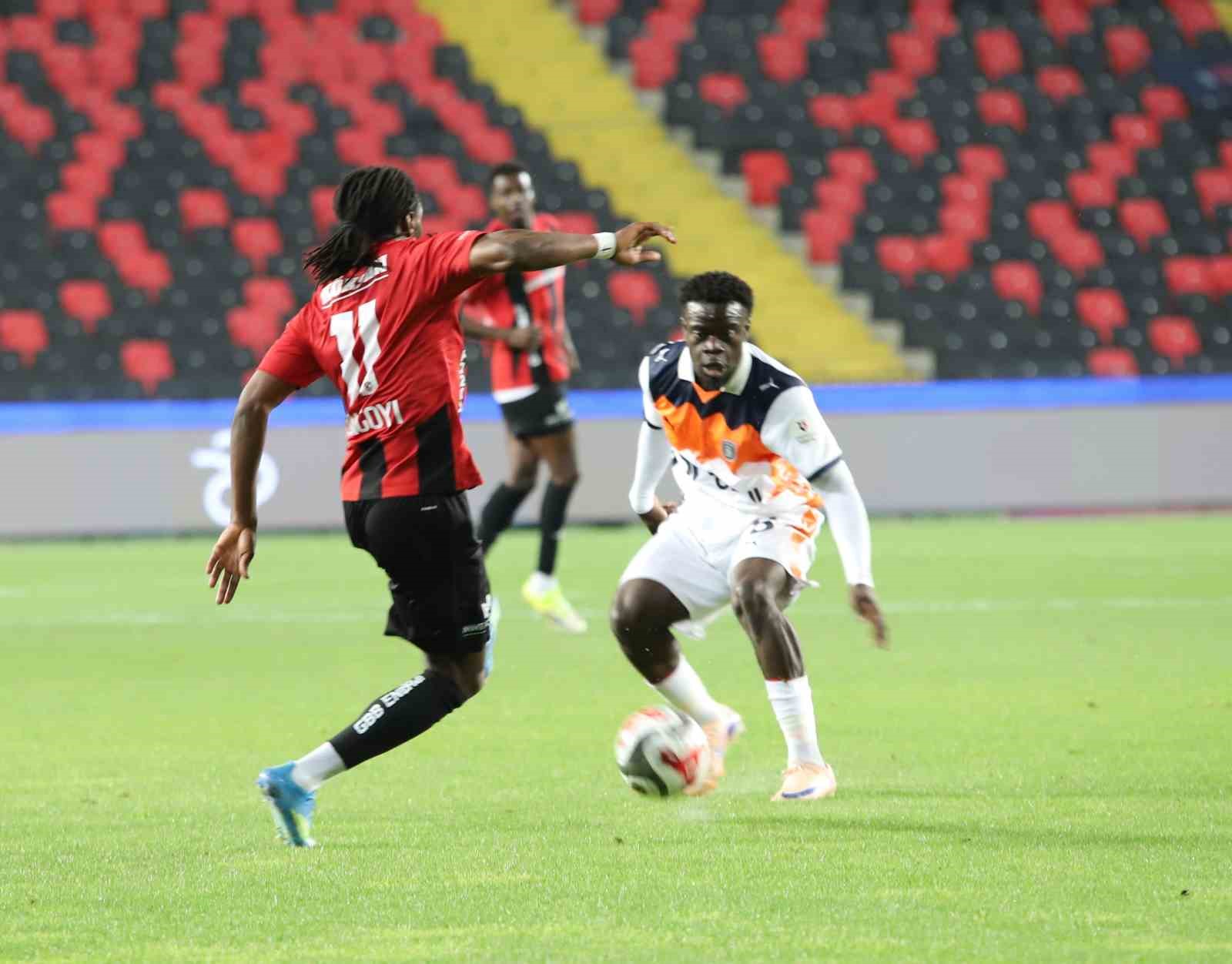 Trendyol Süper Lig: Gaziantep FK: 0 - Başakşehir: 2 (İlk yarı) 6 trendyol super lig gaziantep fk 0 basaksehir 2 ilk yari 2 nWUJ2HZb