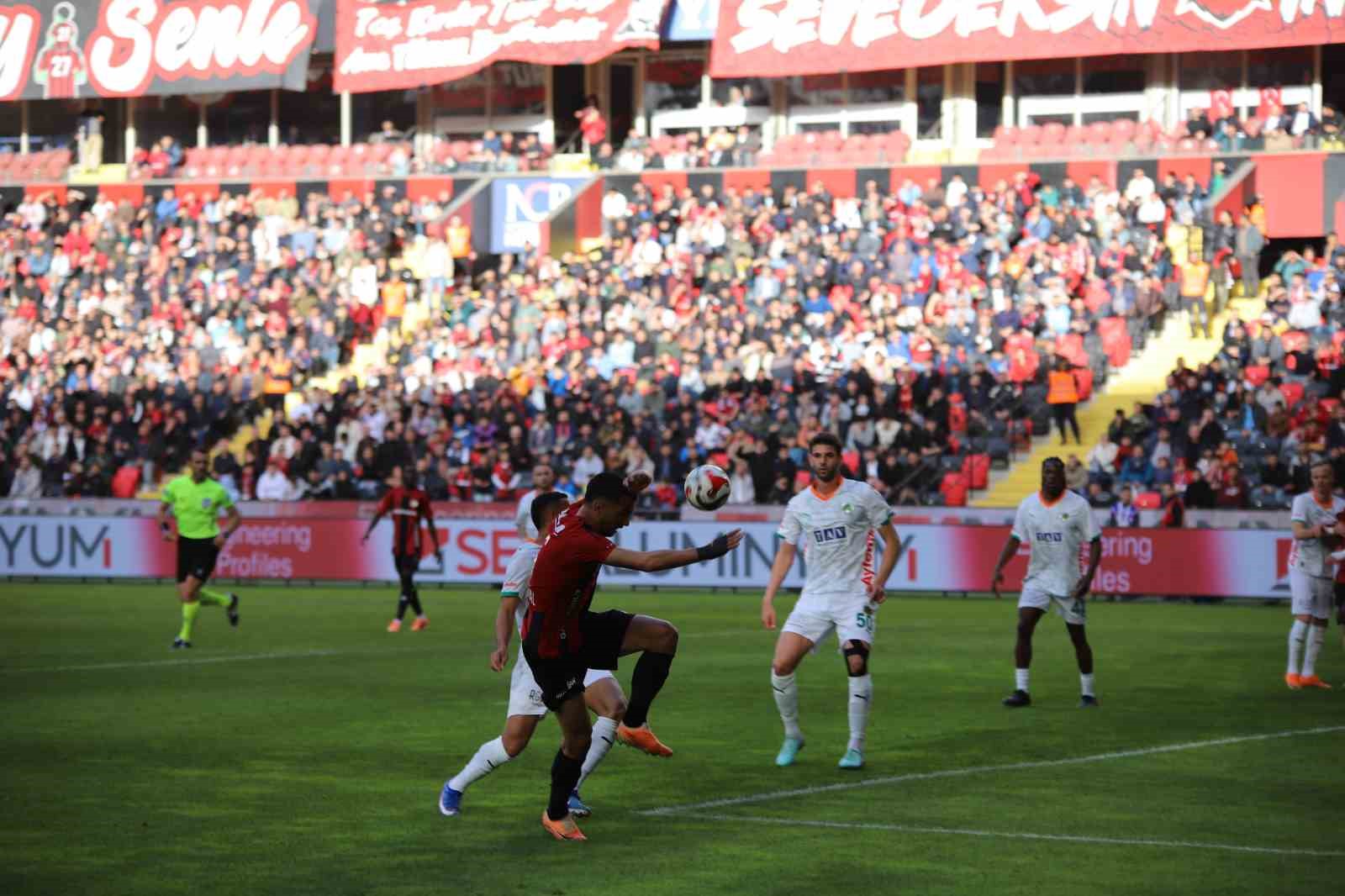trendyol super lig gaziantep fk 0 corendon alanyaspor 0 mac devam ediyor 9 yLKvqnCG