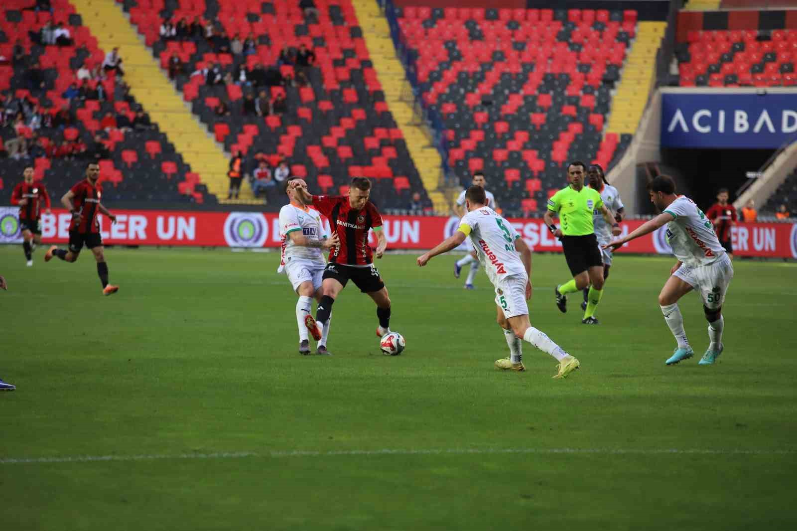 Trendyol Süper Lig: Gaziantep FK: 0 - Corendon Alanyaspor: 1 (İlk yarı) 7 trendyol super lig gaziantep fk 0 corendon alanyaspor 1 ilk yari 3 S3RGIONg