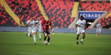 trendyol-super-lig-gaziantep-fk-0-corendon-alanyaspor-1-ilk-yari-3UblwJFh.jpg