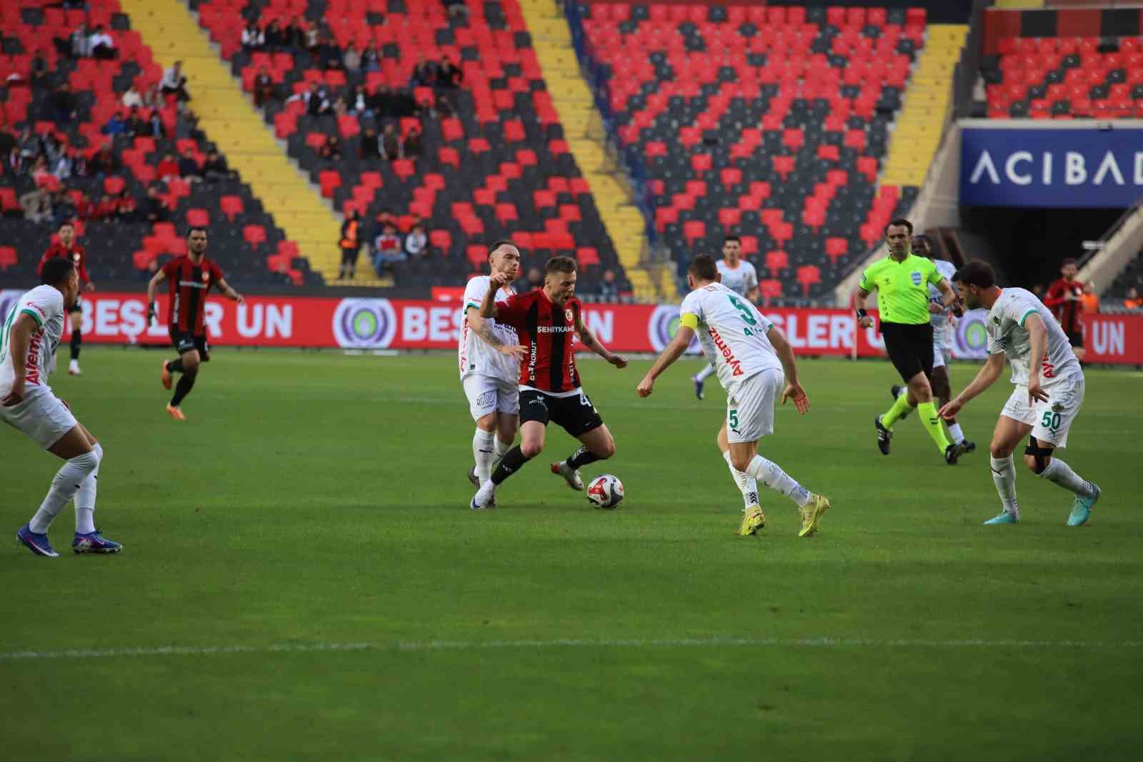 Trendyol Süper Lig: Gaziantep FK: 0 - Corendon Alanyaspor: 1 (İlk yarı) 8 trendyol super lig gaziantep fk 0 corendon alanyaspor 1 ilk yari 4 ycWvOtfv
