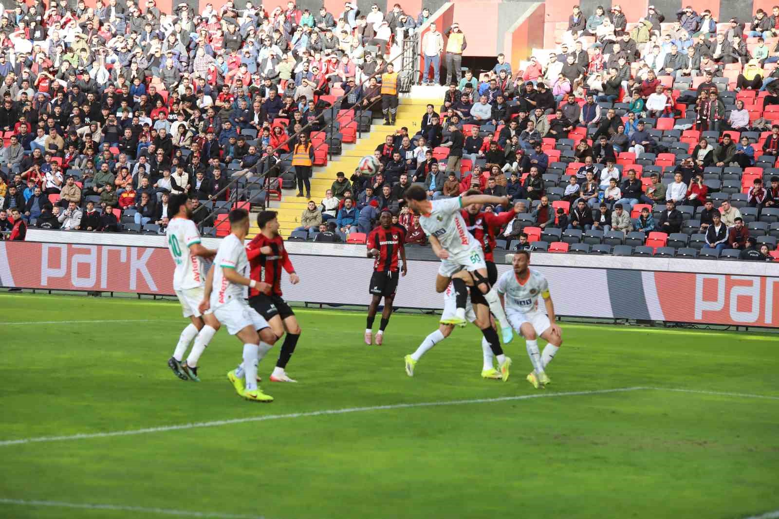 Trendyol Süper Lig: Gaziantep FK: 0 - Corendon Alanyaspor: 1 (İlk yarı) 9 trendyol super lig gaziantep fk 0 corendon alanyaspor 1 ilk yari 5