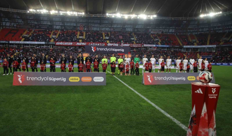 trendyol-super-lig-gaziantep-fk-0-eyupspor-1-mac-devam-ediyor-Tj4Ojl99.jpg
