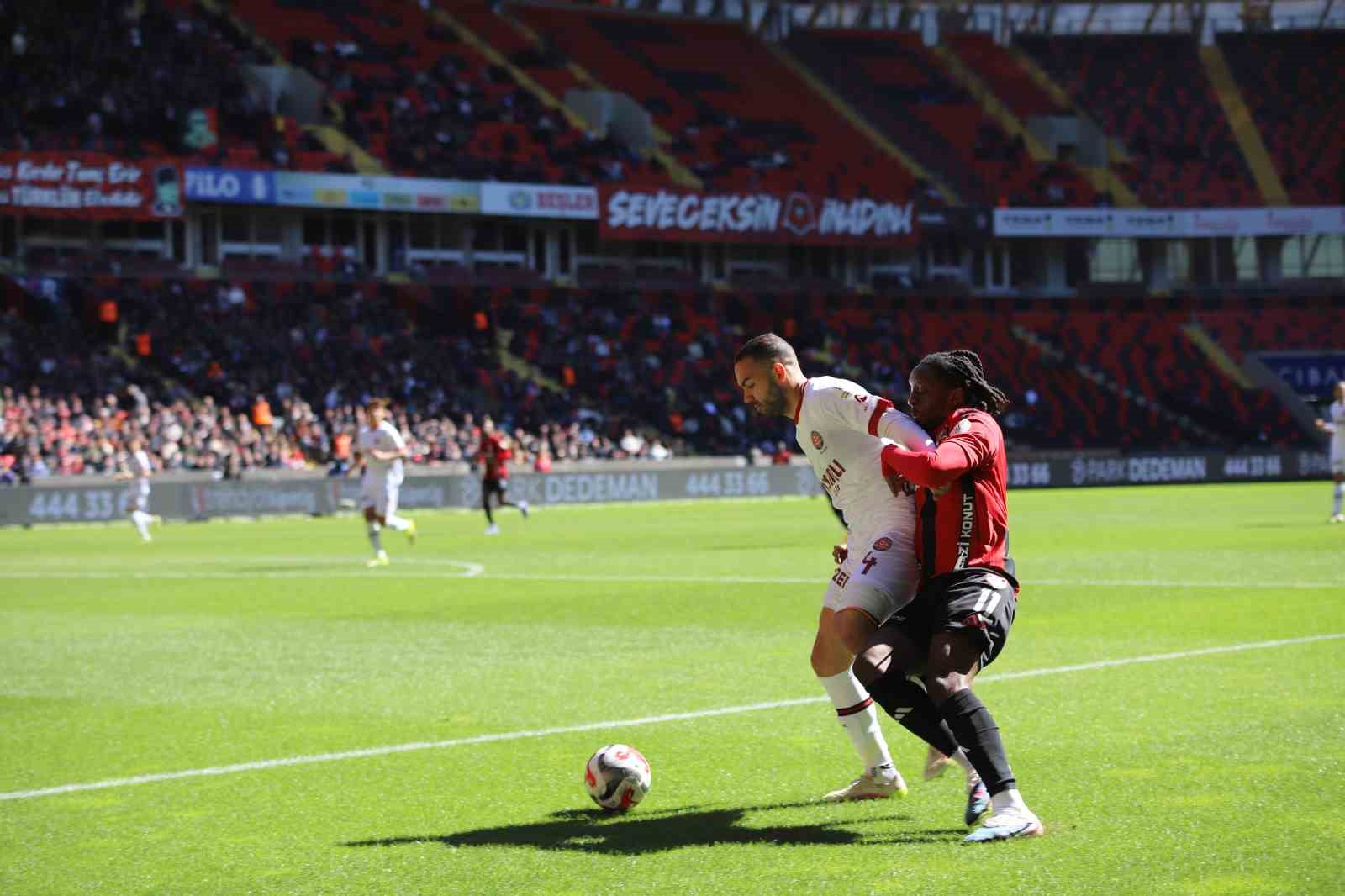 trendyol super lig gaziantep fk 0 fatih karagumruk 0 mac devam ediyor 11 3gN7QOaI