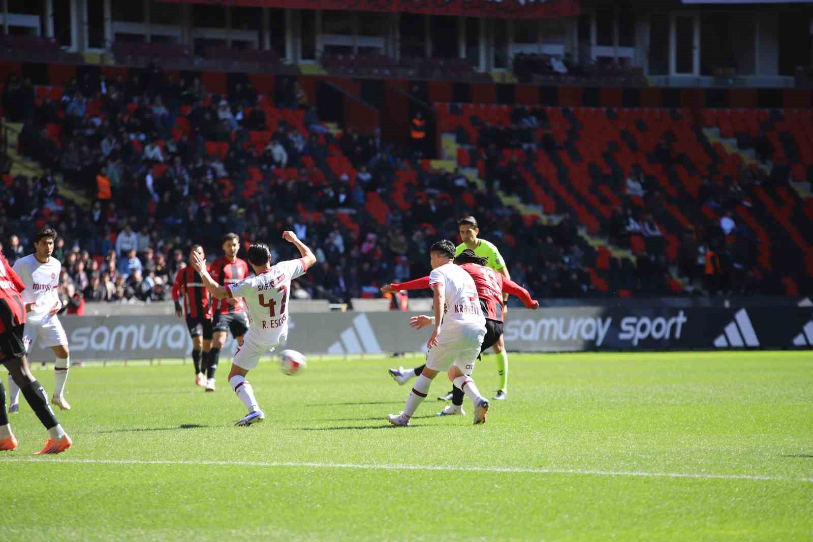 trendyol super lig gaziantep fk 0 fatih karagumruk 0 mac devam ediyor 13
