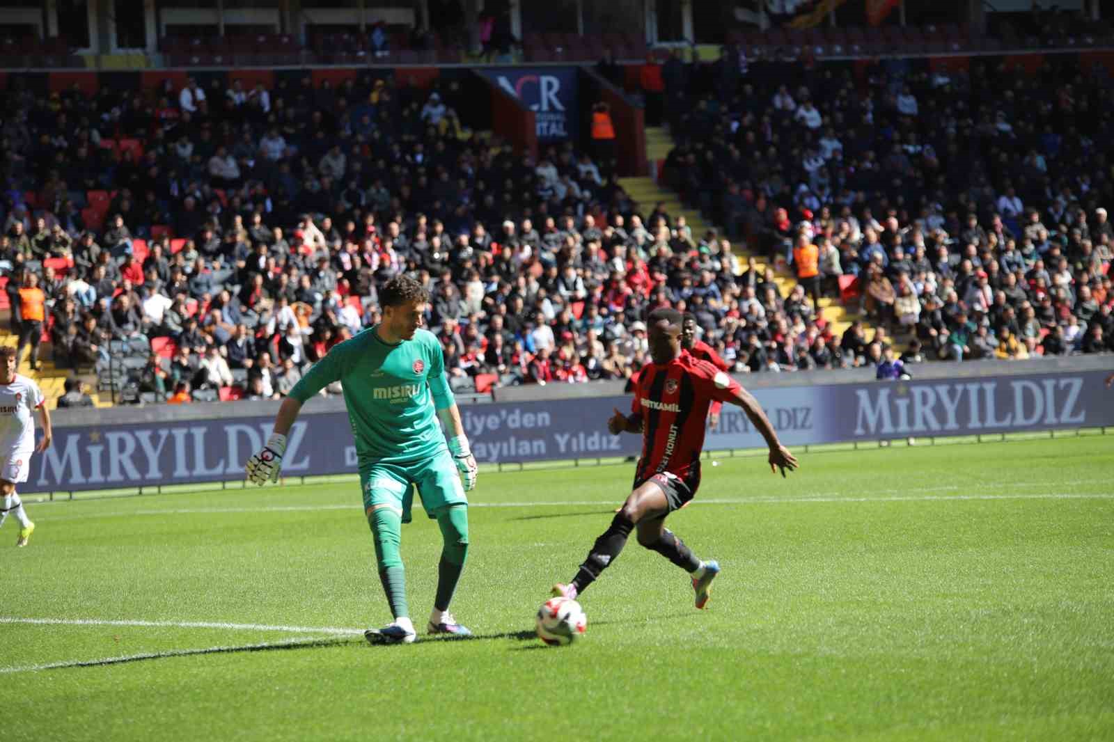 trendyol super lig gaziantep fk 0 fatih karagumruk 0 mac devam ediyor 14 IY9kstpd
