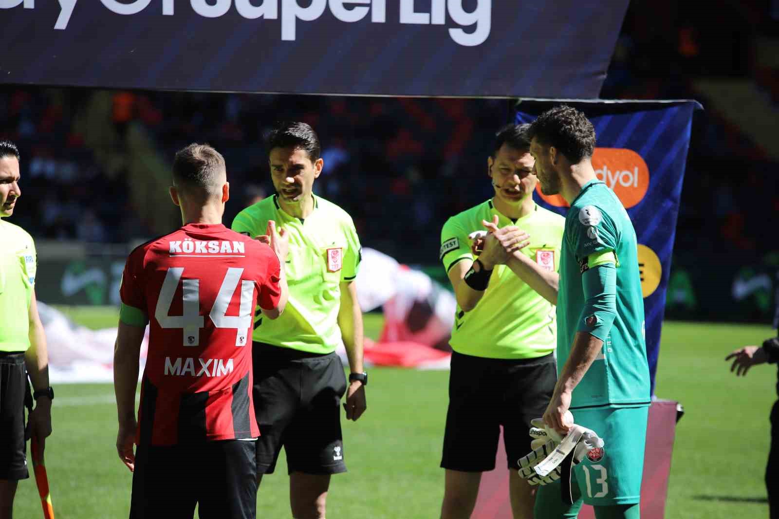 trendyol super lig gaziantep fk 0 fatih karagumruk 0 mac devam ediyor 7 DsSAKYTS