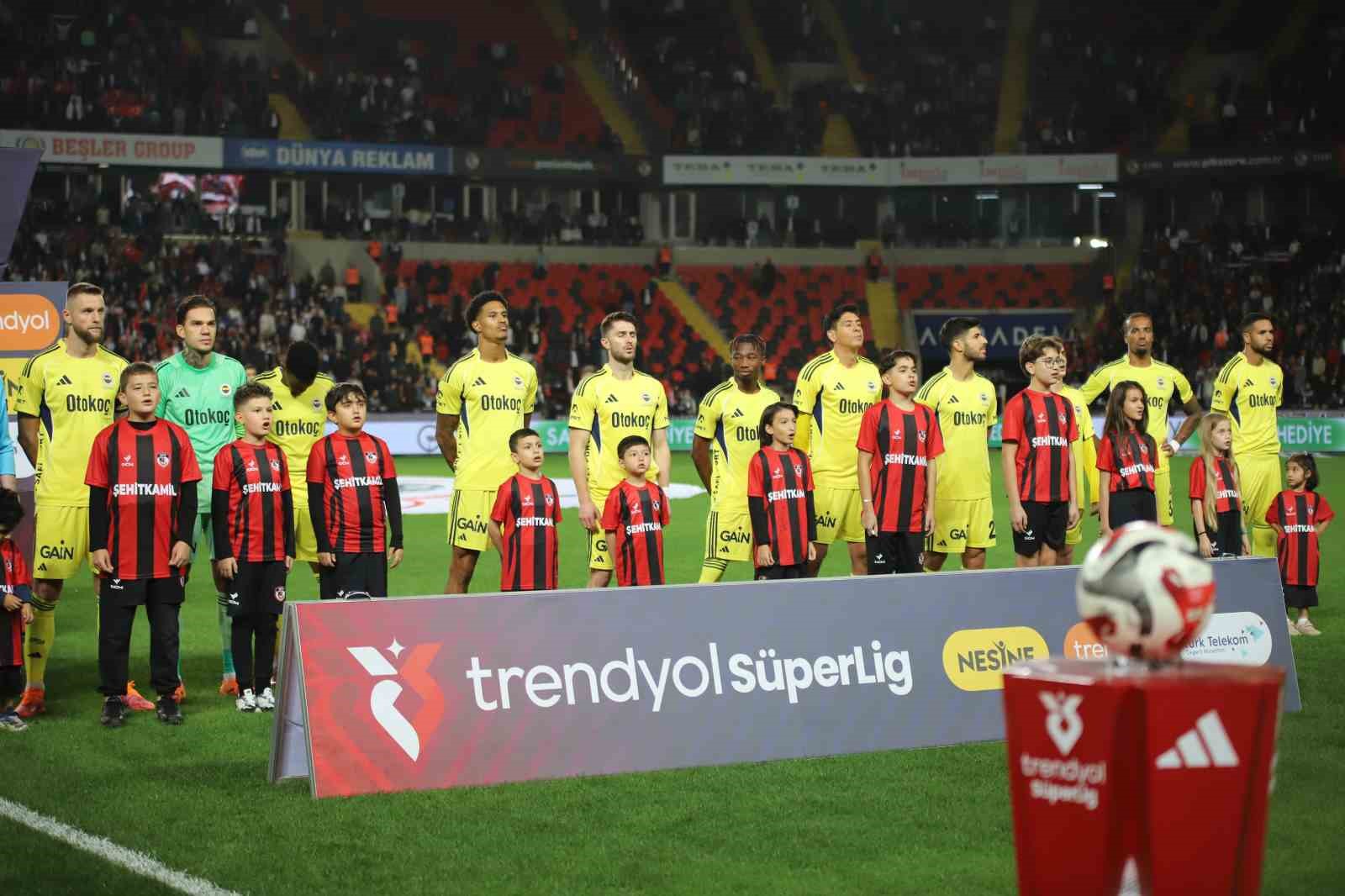 trendyol super lig gaziantep fk 0 fenerbahce 2 mac devam ediyor 18 ThMBzYzs