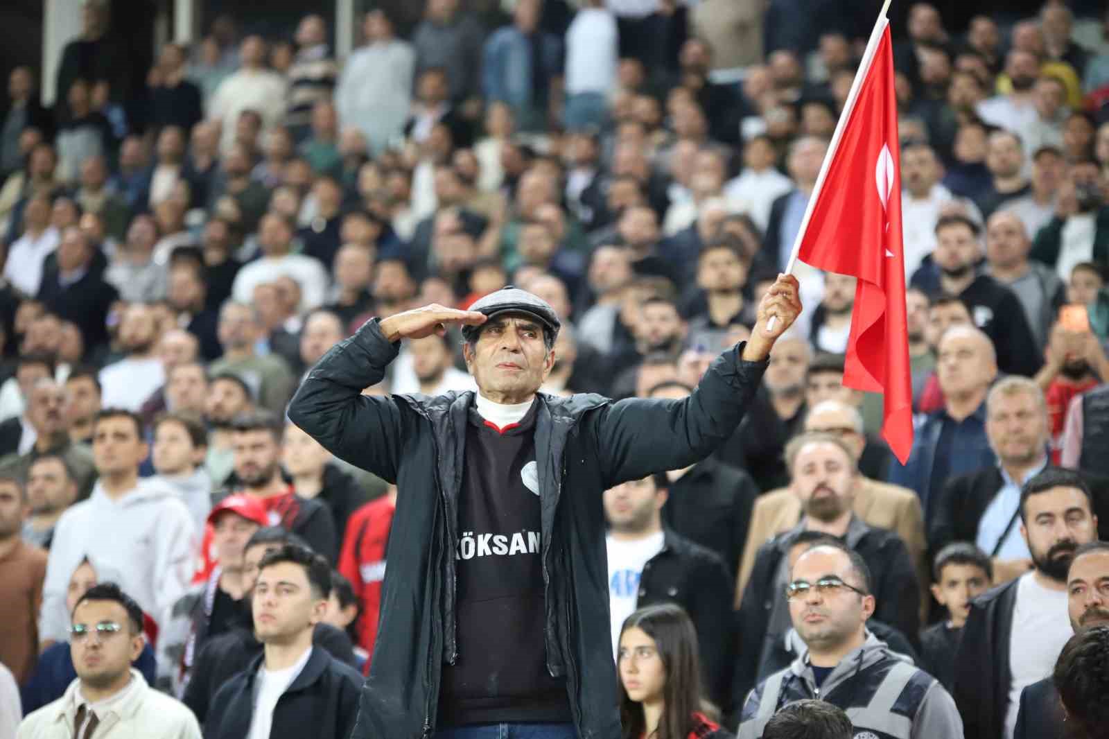 trendyol super lig gaziantep fk 0 fenerbahce 2 mac devam ediyor 20 Vbnnl6np
