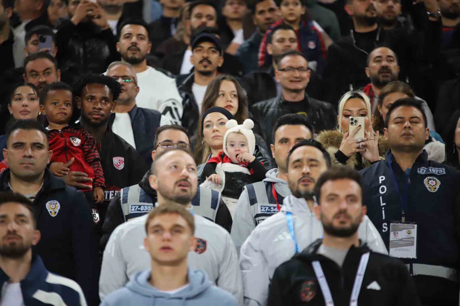 trendyol super lig gaziantep fk 0 fenerbahce 2 mac devam ediyor 21