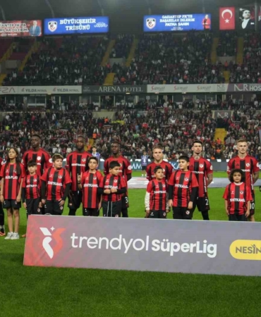 trendyol-super-lig-gaziantep-fk-0-fenerbahce-2-mac-devam-ediyor-HXdxByye.jpg