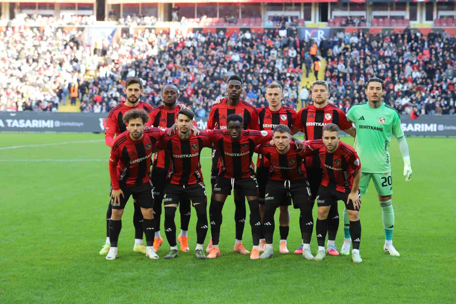 Trendyol Süper Lig: Gaziantep FK: 0 - Göztepe: 0 (Maç devam ediyor) 11 trendyol super lig gaziantep fk 0 goztepe 0 mac devam ediyor 7 BYJuGggR