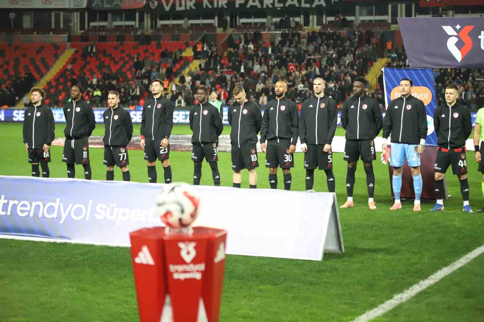 trendyol super lig gaziantep fk 0 kasimpasa 0 mac devam ediyor 3 P2DgZI5h