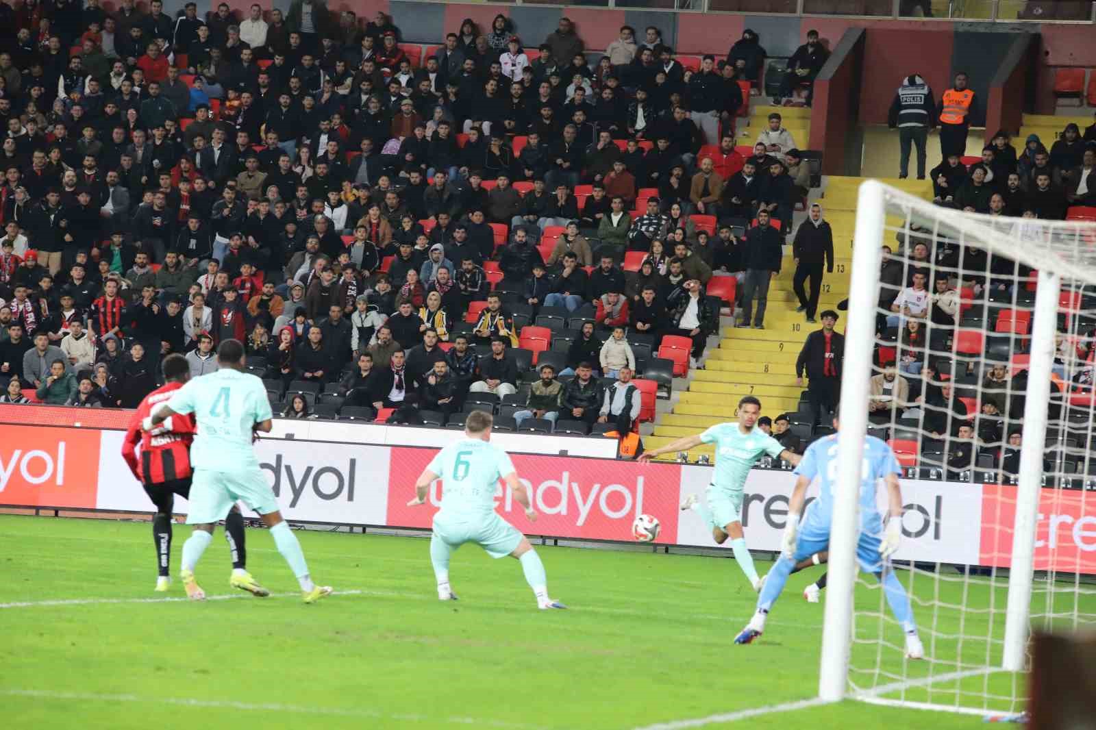 trendyol super lig gaziantep fk 0 kayserispor 0 mac devam ediyor 13 GljQMkRi